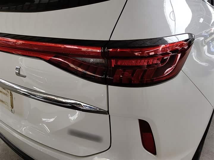 Фото 8 - Haval H6
