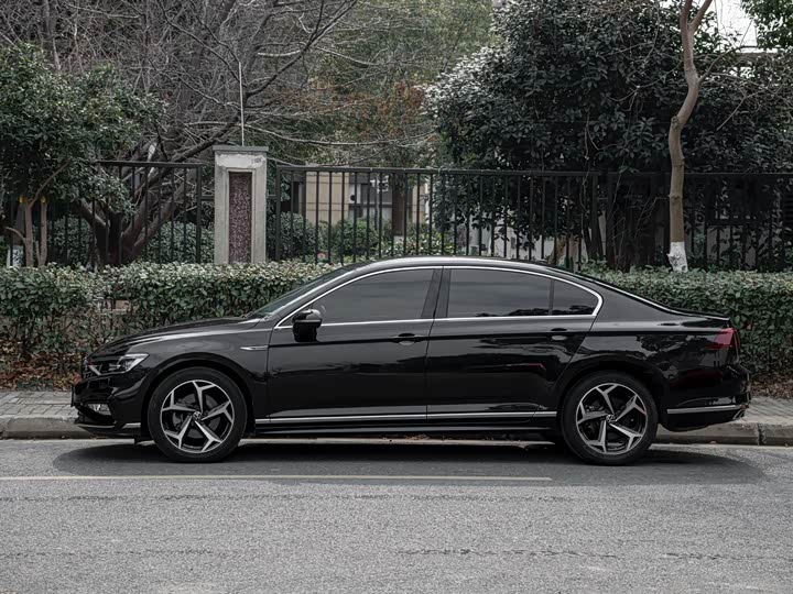 Фото 3 - Volkswagen Magotan