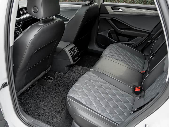 Фото 9 - Volkswagen Magotan