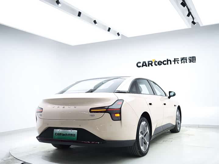 Фото 8 - XPeng Mona M03