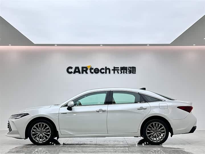 Фото 2 - Toyota Avalon