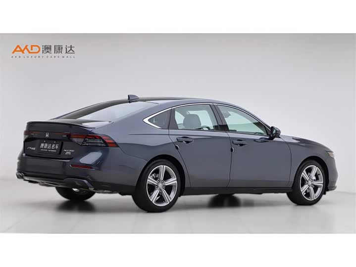 Фото 3 - Honda Accord