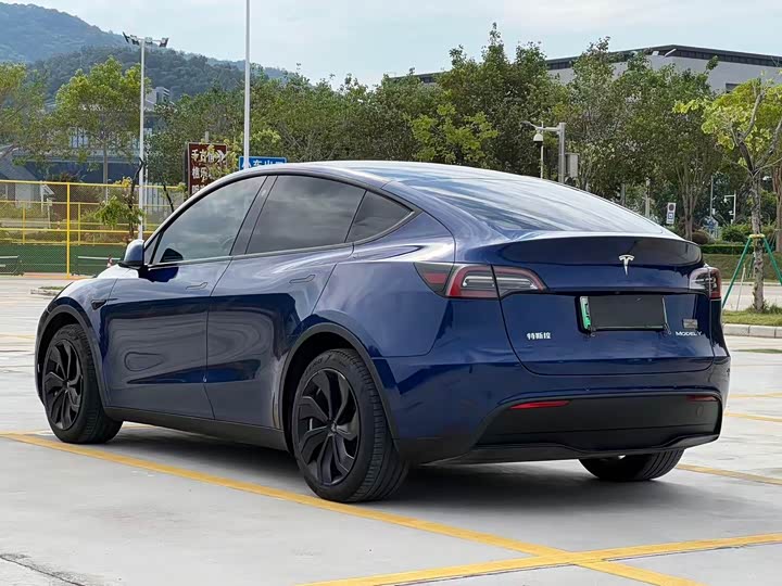 Фото 6 - Tesla Model Y