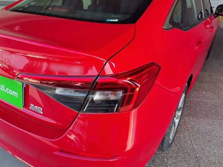 Фото 8 - Honda Civic