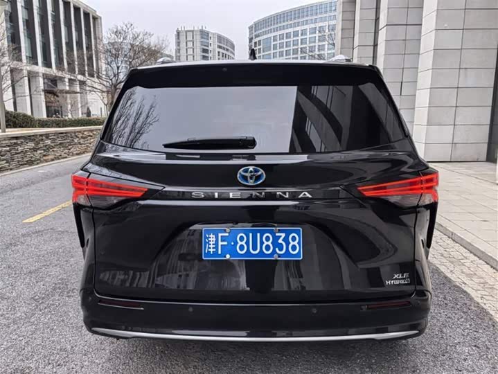 Фото 5 - Toyota Sienna