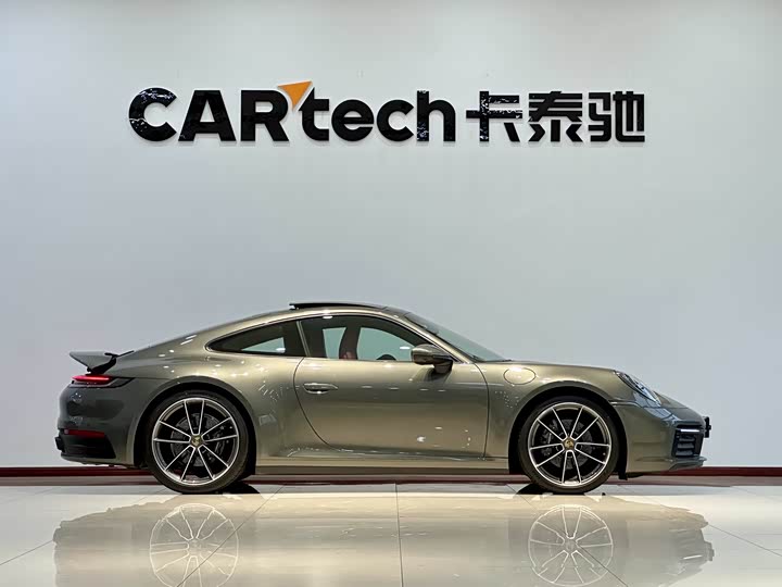 Фото 4 - Porsche 911