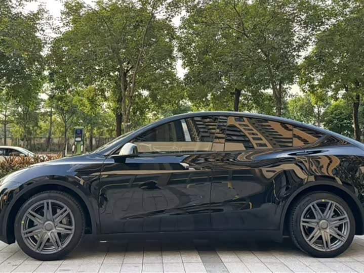 Фото 9 - Tesla Model Y