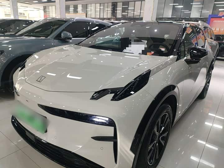 Фото 2 - Zeekr X