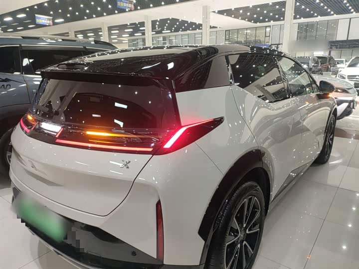 Фото 7 - Zeekr X