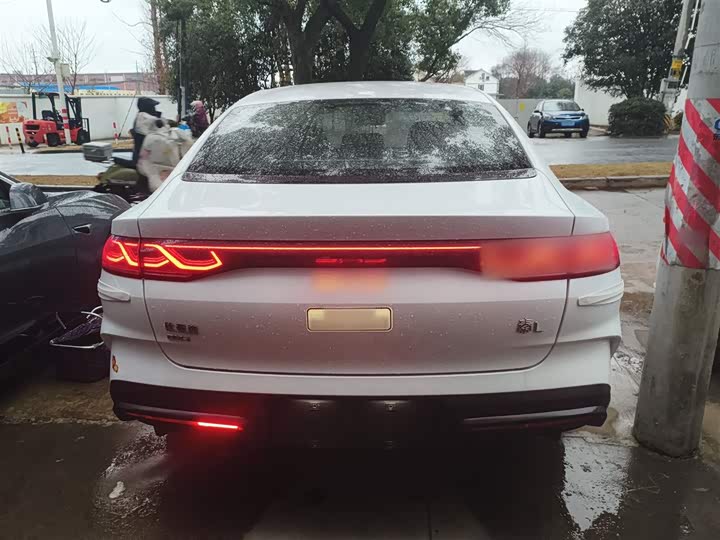 Фото 6 - BYD Qin L