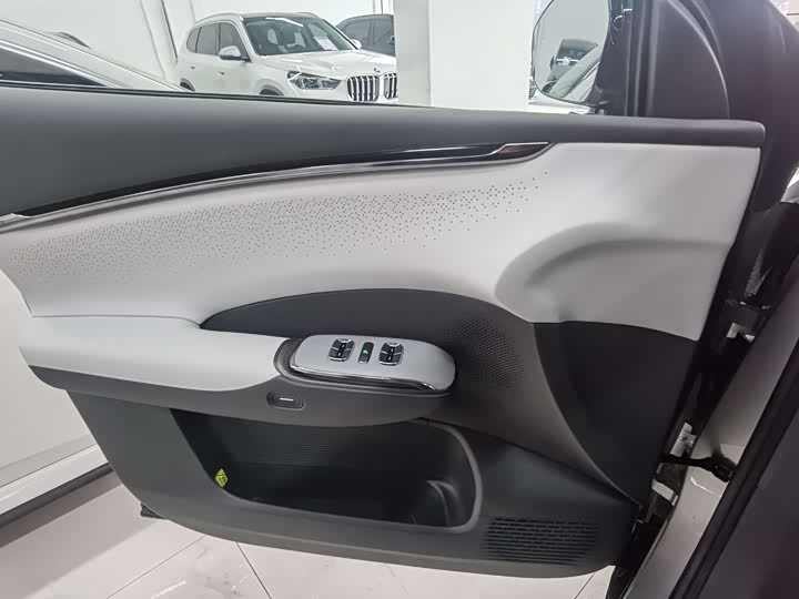 Фото 7 - XPeng G7