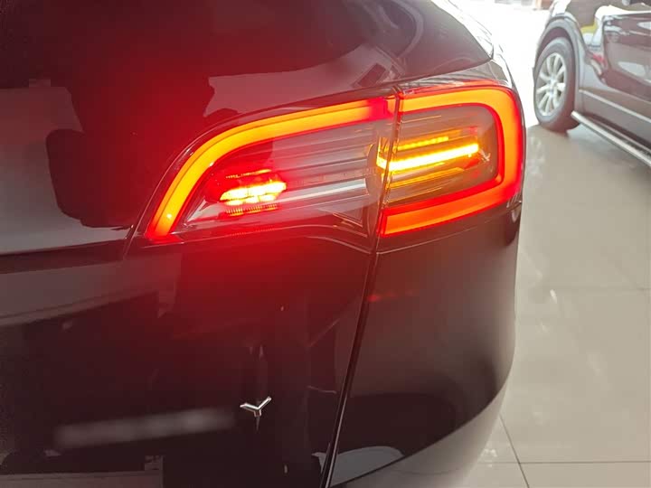 Фото 8 - Tesla Model Y