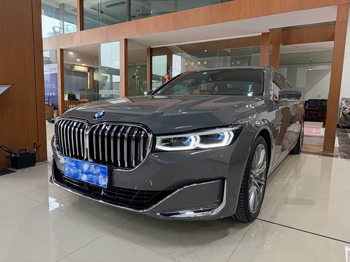 Фото 3 - BMW 7 Series