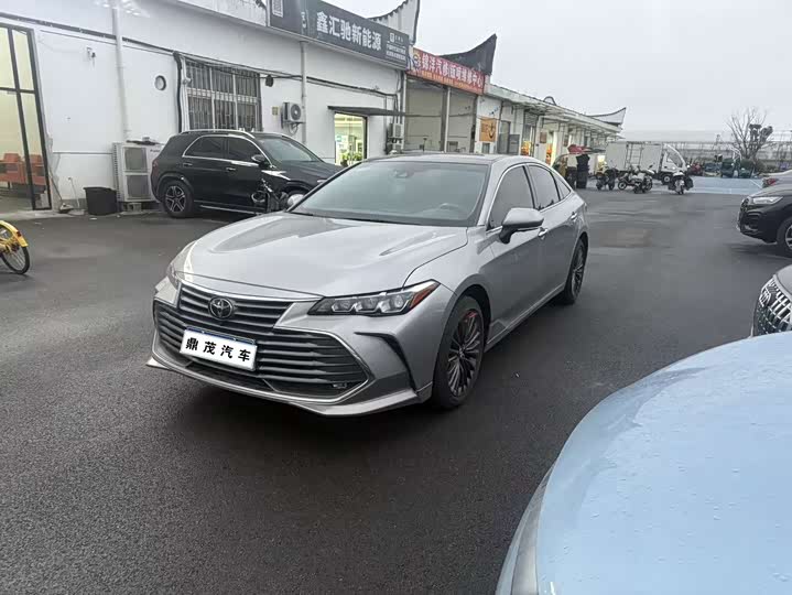 Фото 3 - Toyota Avalon