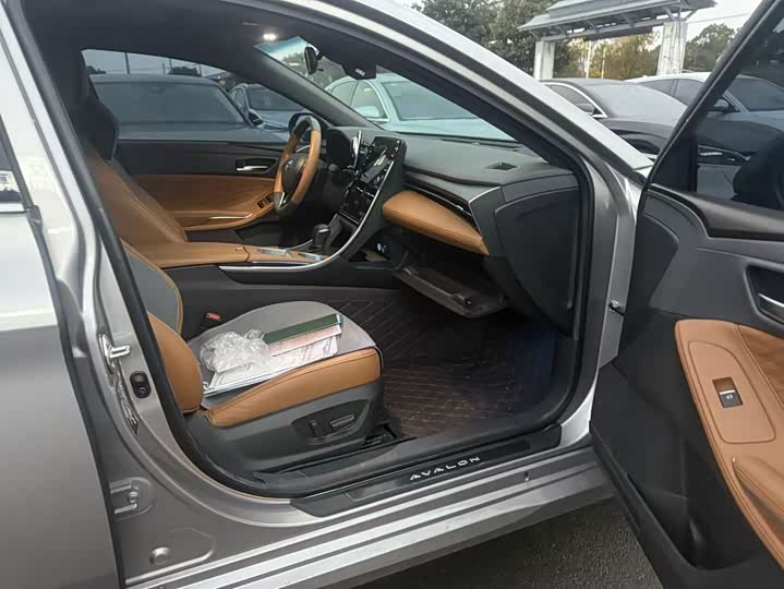 Фото 5 - Toyota Avalon