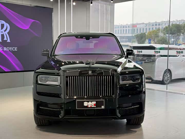 Фото 2 - Rolls-Royce Cullinan