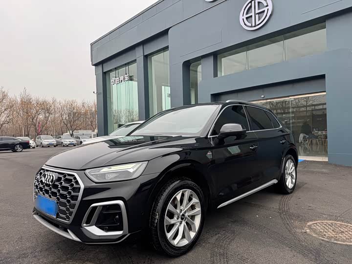 Фото 1 - Audi Q5L