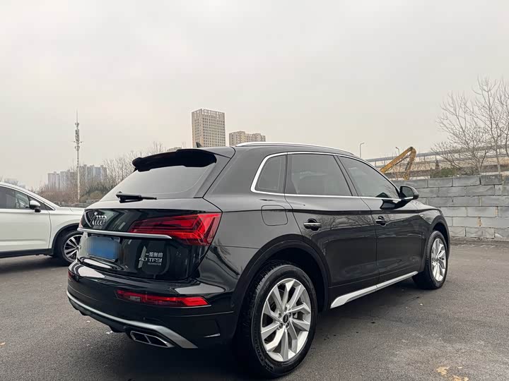 Фото 4 - Audi Q5L