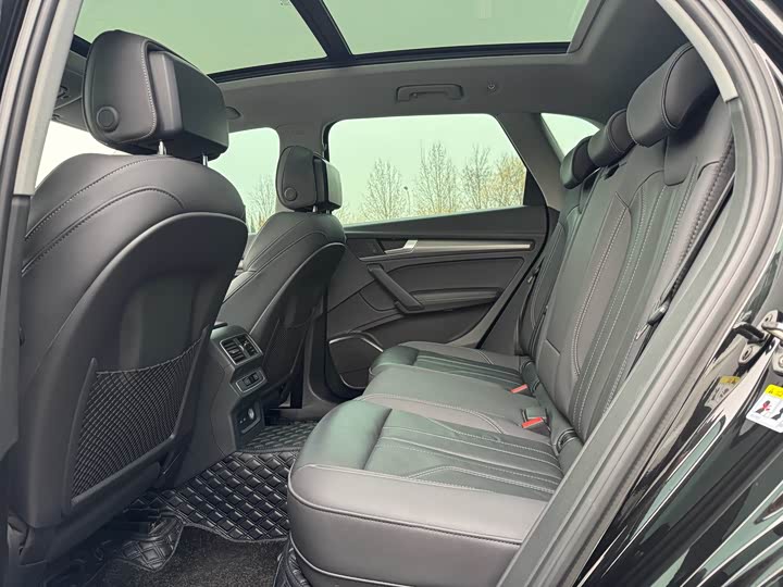 Фото 7 - Audi Q5L