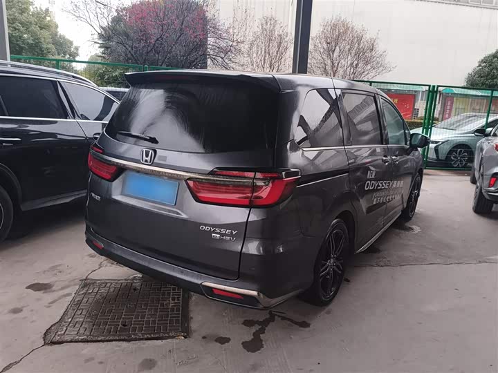 Фото 7 - Honda Odyssey