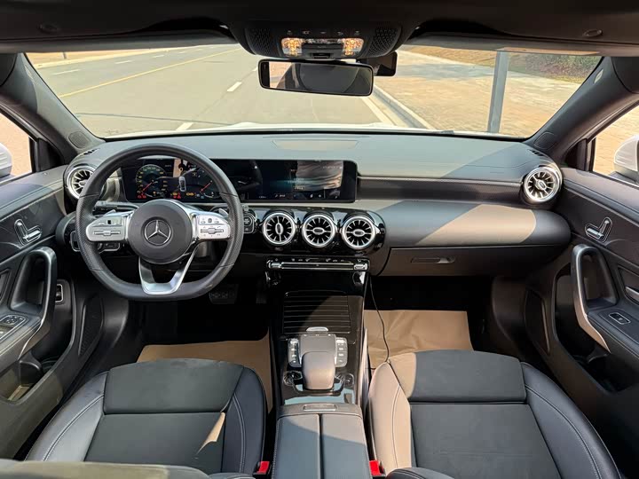 Фото 6 - Mercedes-Benz A-Class