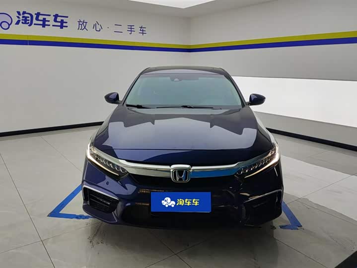 Фото 2 - Honda Inspire