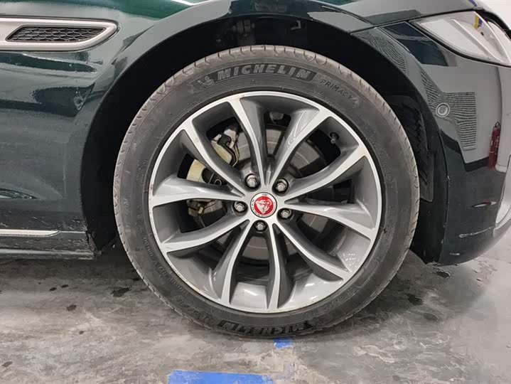 Фото 6 - Jaguar XF L