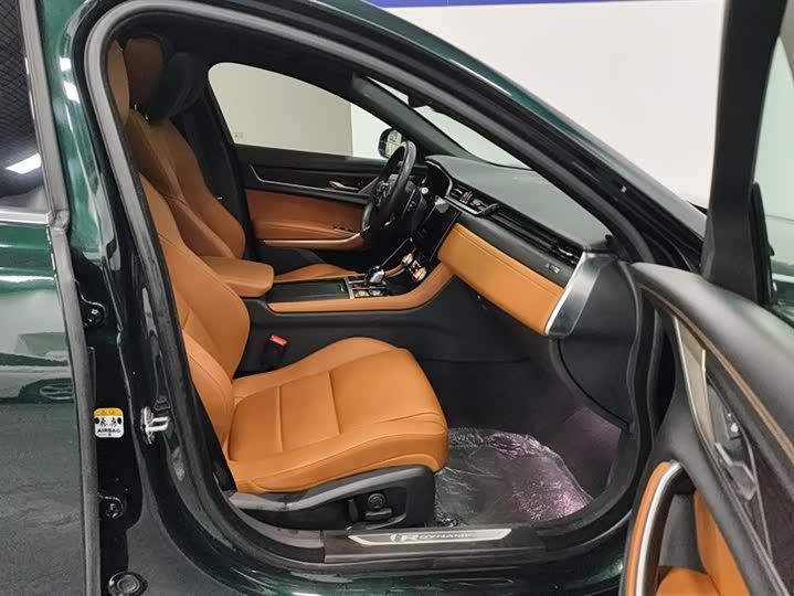 Фото 8 - Jaguar XF L