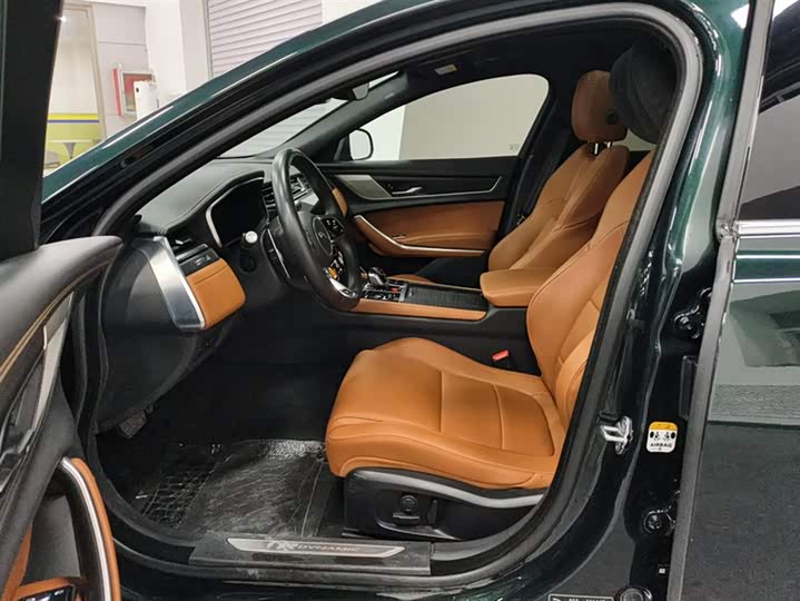 Фото 9 - Jaguar XF L