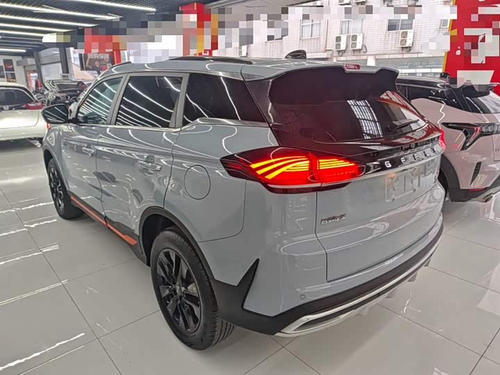 Фото 5 - Geely Atlas