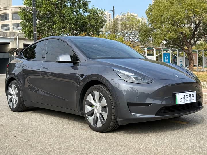 Фото 3 - Tesla Model Y
