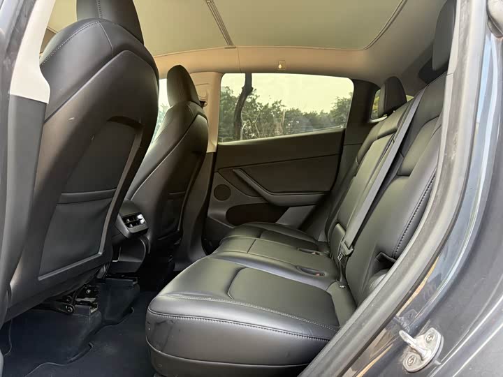 Фото 6 - Tesla Model Y