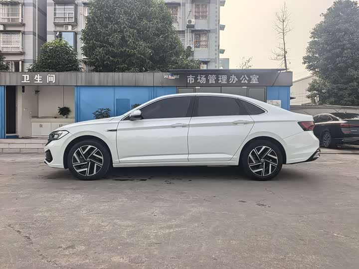 Фото 4 - Volkswagen Sagitar L