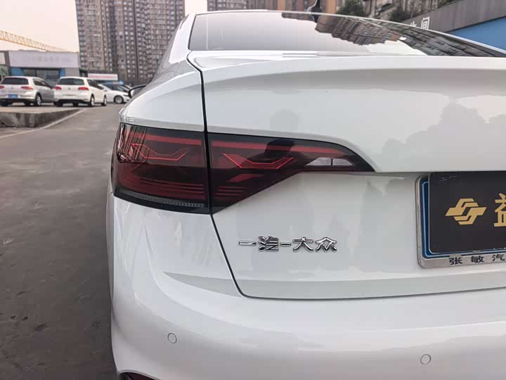 Фото 8 - Volkswagen Sagitar L