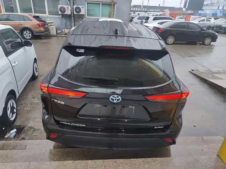 Фото 6 - Toyota Highlander