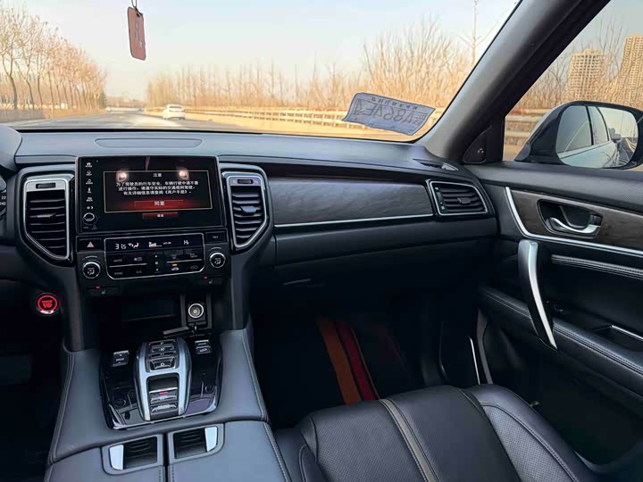 Фото 7 - Honda UR-V