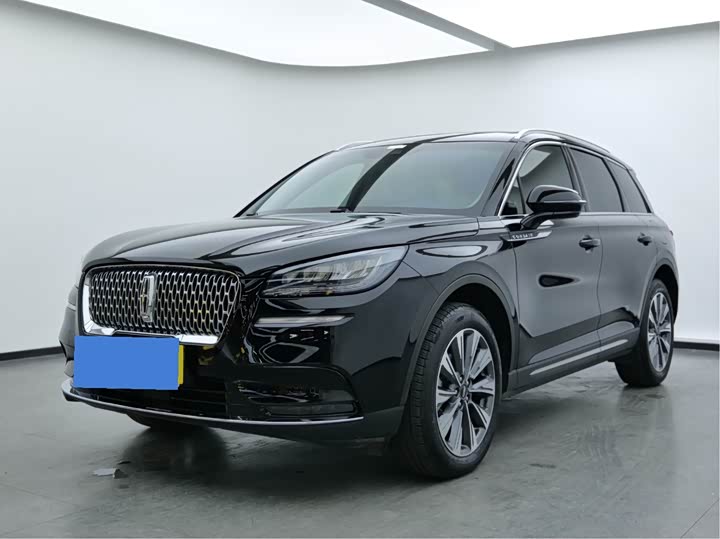 Фото 1 - Lincoln Corsair