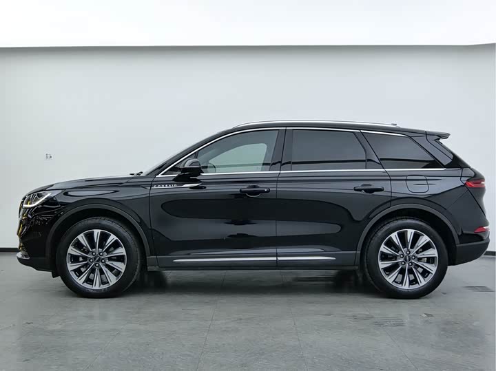 Фото 3 - Lincoln Corsair