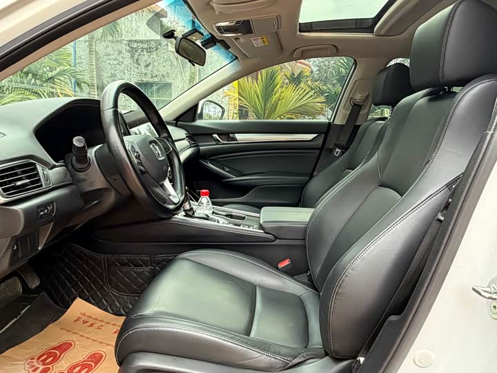 Фото 3 - Honda Accord