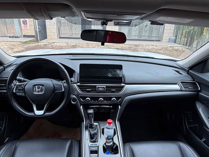 Фото 5 - Honda Accord