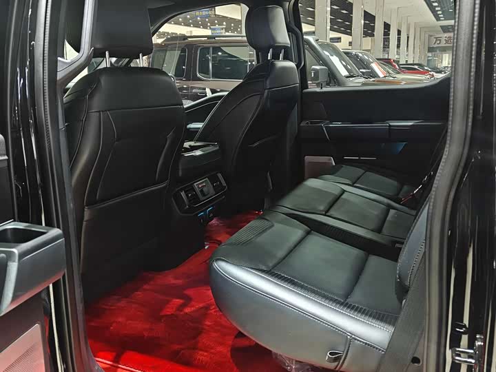 Фото 8 - Ford F-150 Raptor