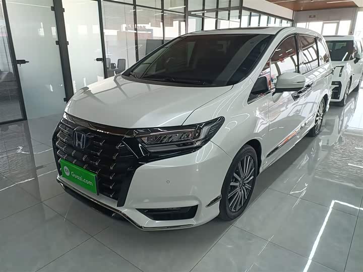 Фото 1 - Honda Elysion