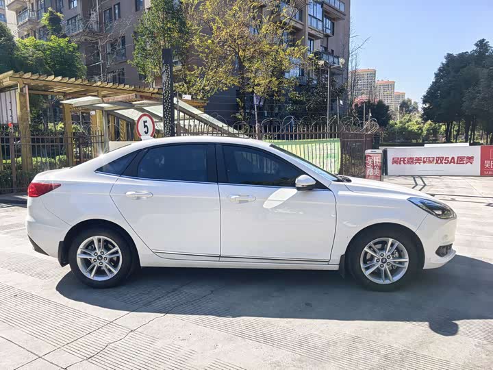 Фото 4 - Ford Escort