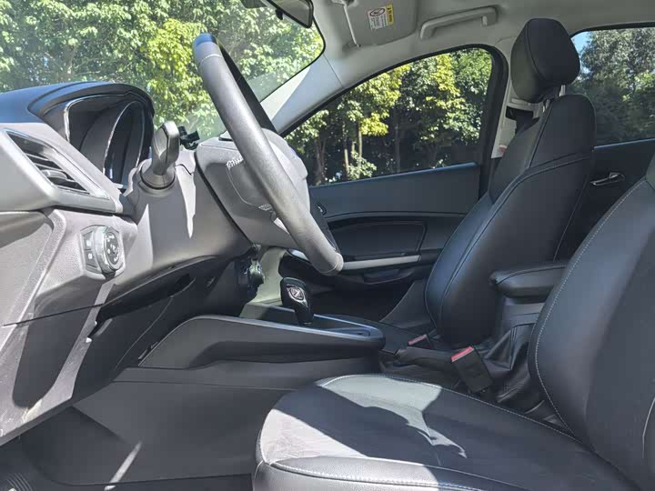 Фото 8 - Ford Escort