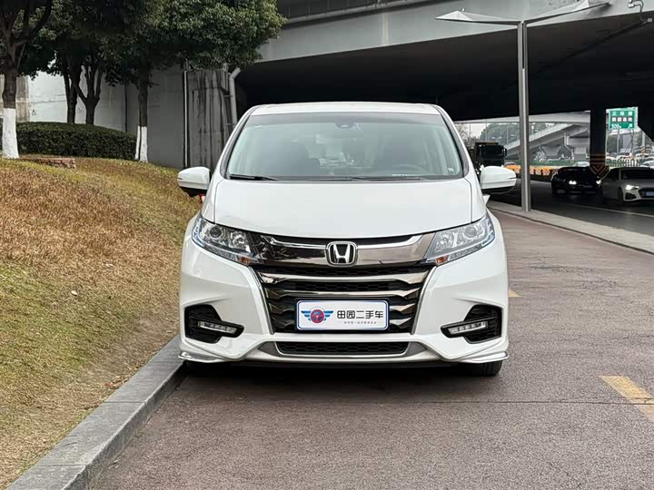 Фото 2 - Honda Odyssey