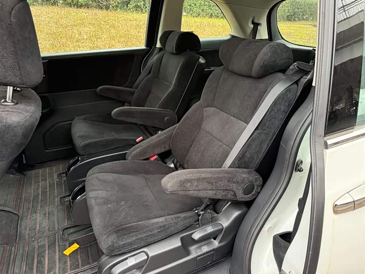 Фото 9 - Honda Odyssey