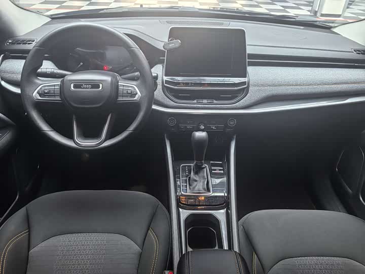 Фото 4 - Jeep Compass