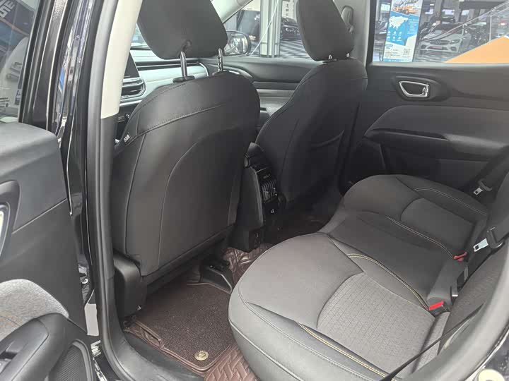 Фото 5 - Jeep Compass