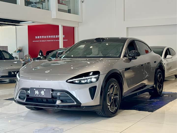 Фото 1 - Xiaomi YU7