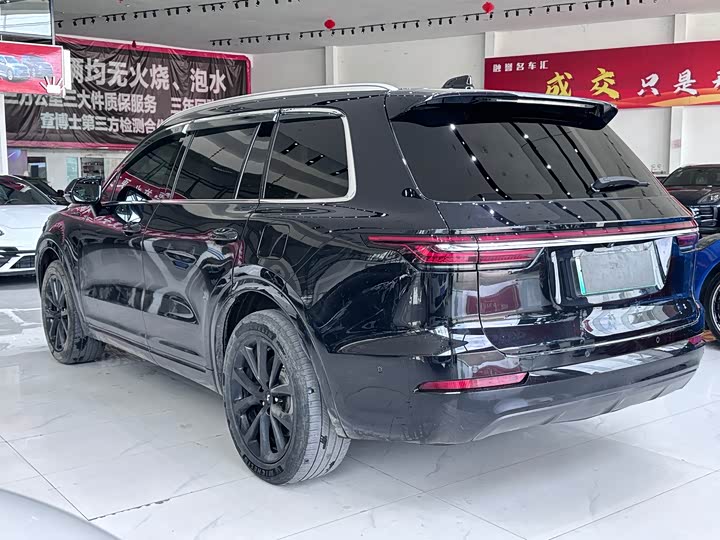 Фото 9 - LiXiang One